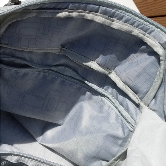 Apera Performance Duffel Large Gym Bag Antimicrob - Picture 7 of 8